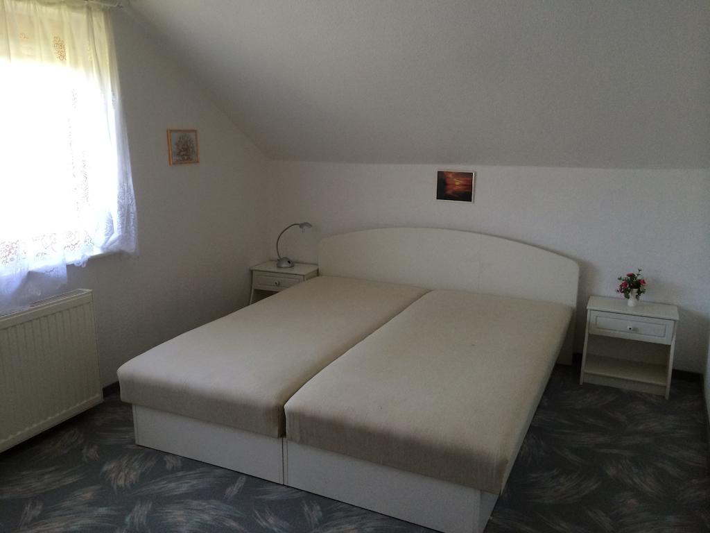Frankie Holiday Apartment I. Balatongyorok Room photo